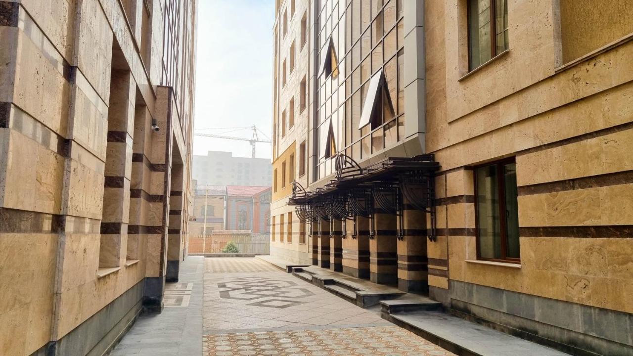 Olympavan Hotel Erywań Zewnętrze zdjęcie