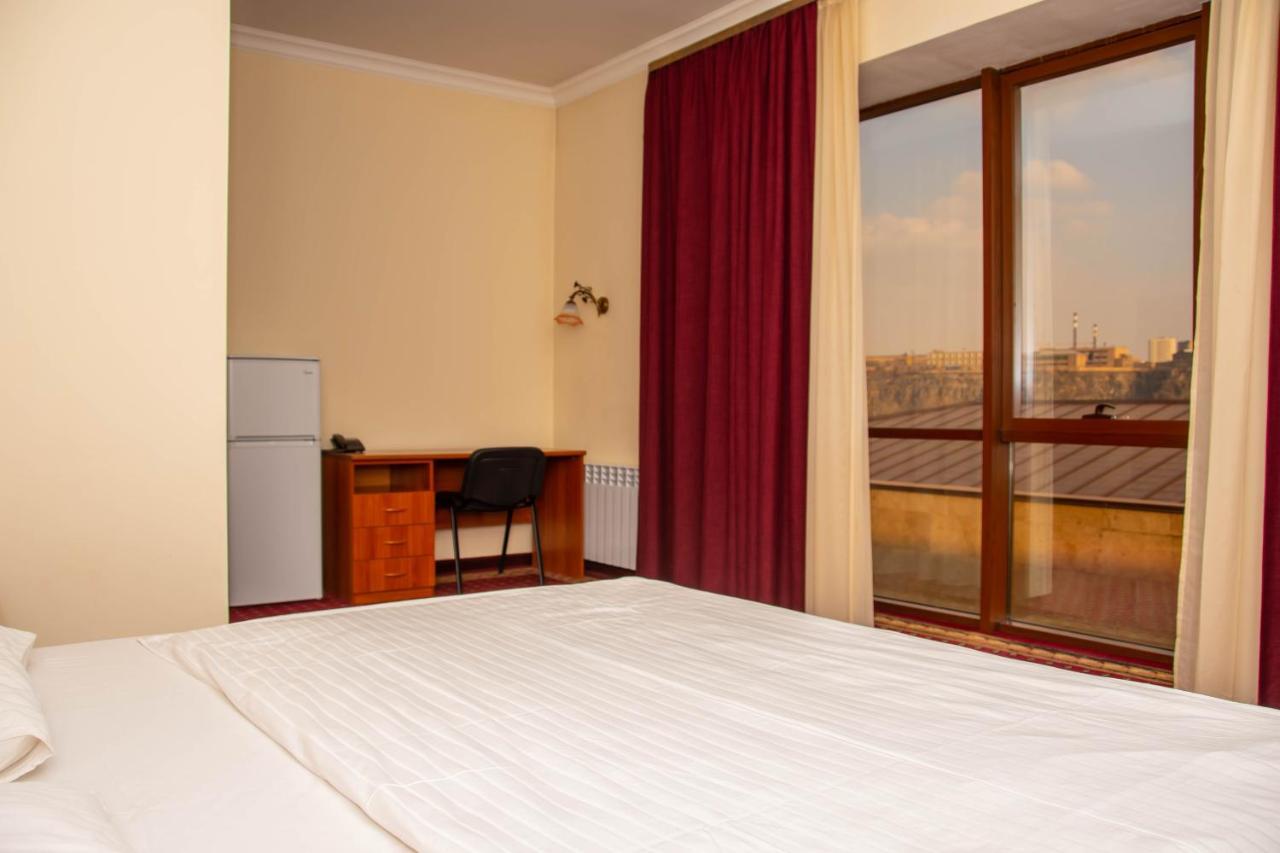 Olympavan Hotel Erywań Zewnętrze zdjęcie