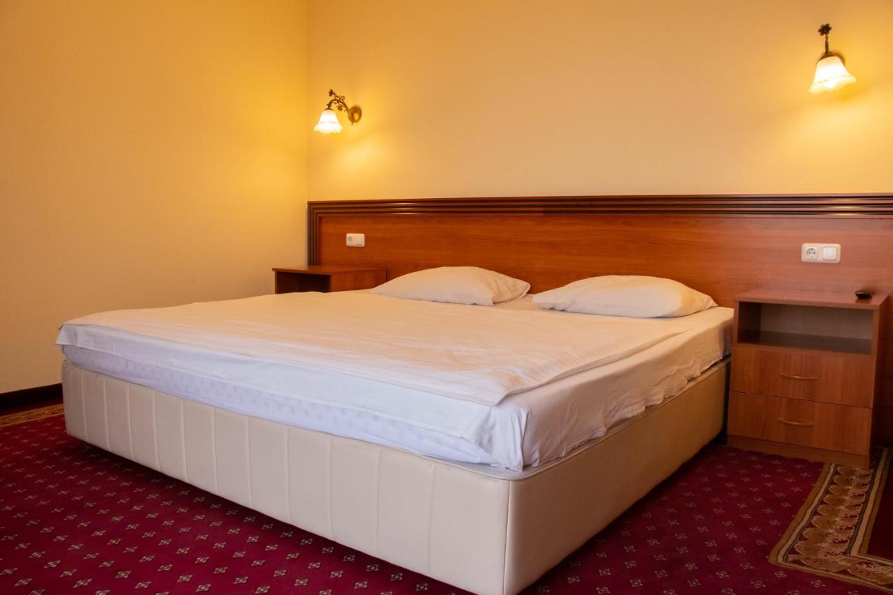 Olympavan Hotel Erywań Zewnętrze zdjęcie