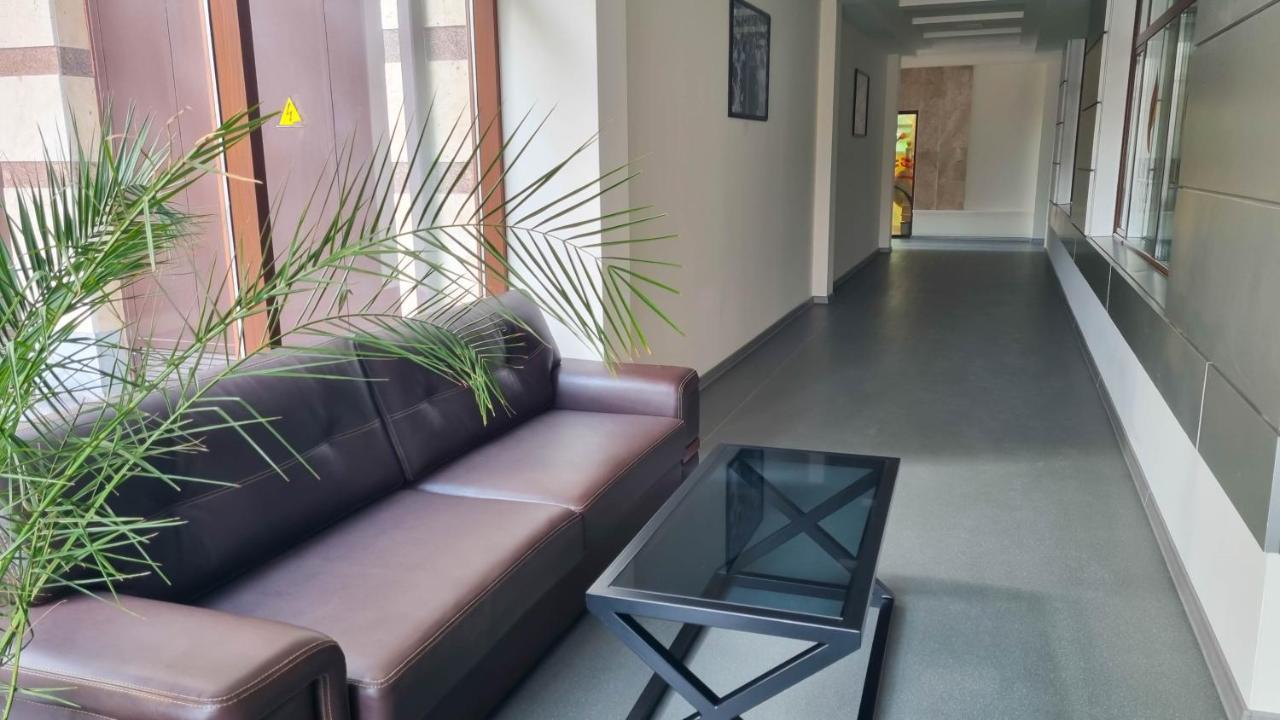 Olympavan Hotel Erywań Zewnętrze zdjęcie