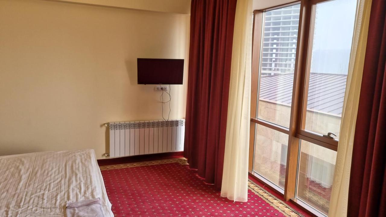 Olympavan Hotel Erywań Zewnętrze zdjęcie