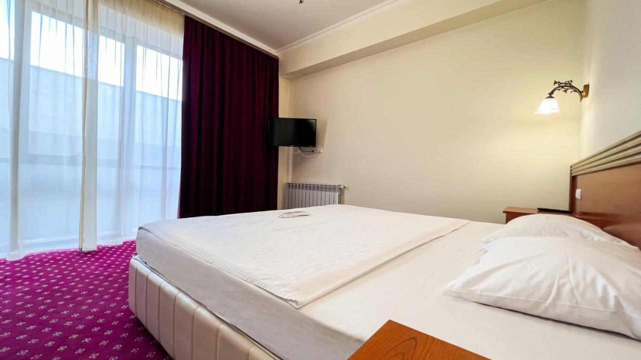 Olympavan Hotel Erywań Zewnętrze zdjęcie