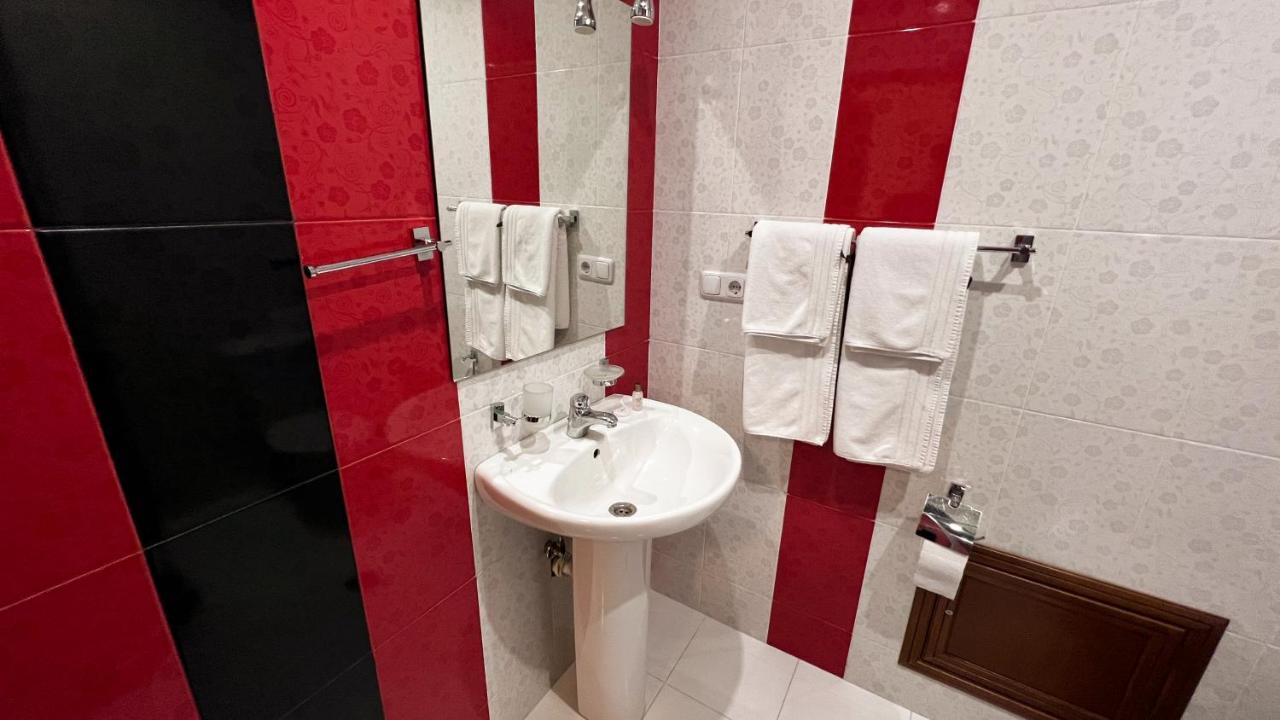 Olympavan Hotel Erywań Zewnętrze zdjęcie