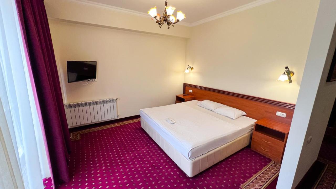 Olympavan Hotel Erywań Zewnętrze zdjęcie