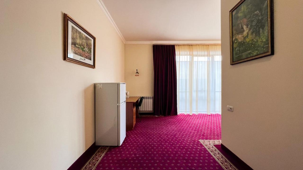 Olympavan Hotel Erywań Zewnętrze zdjęcie
