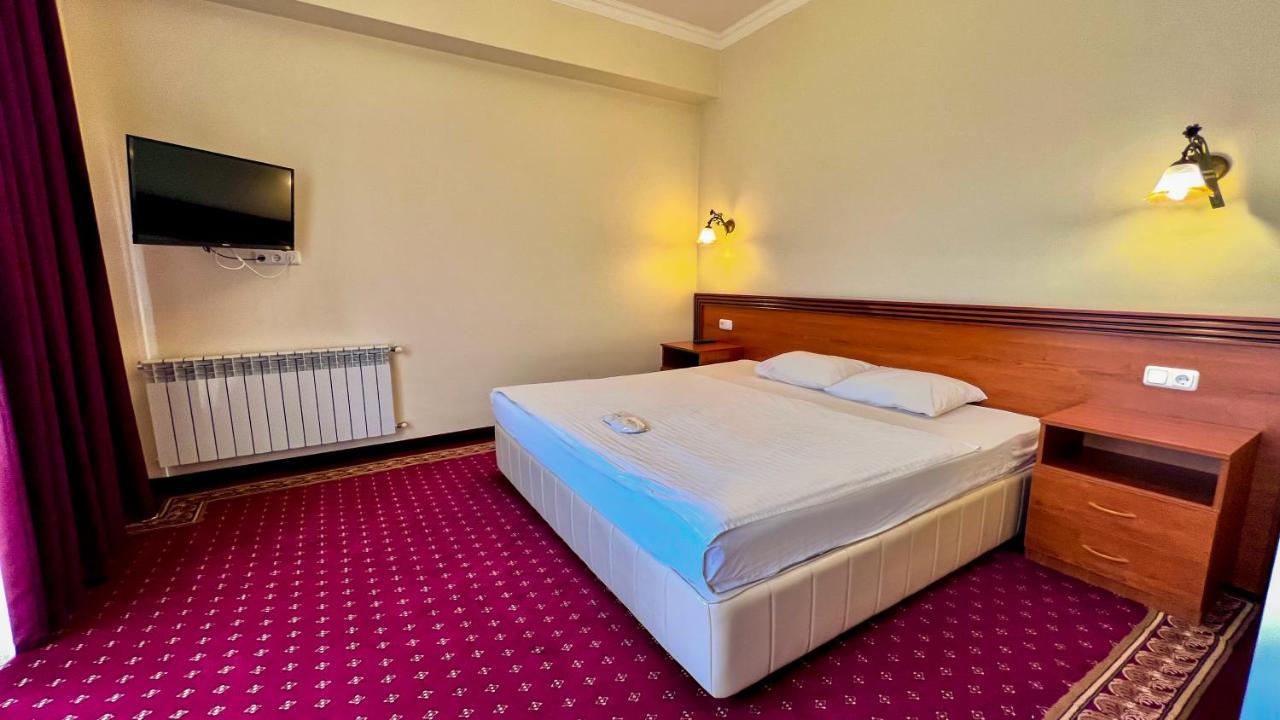 Olympavan Hotel Erywań Zewnętrze zdjęcie